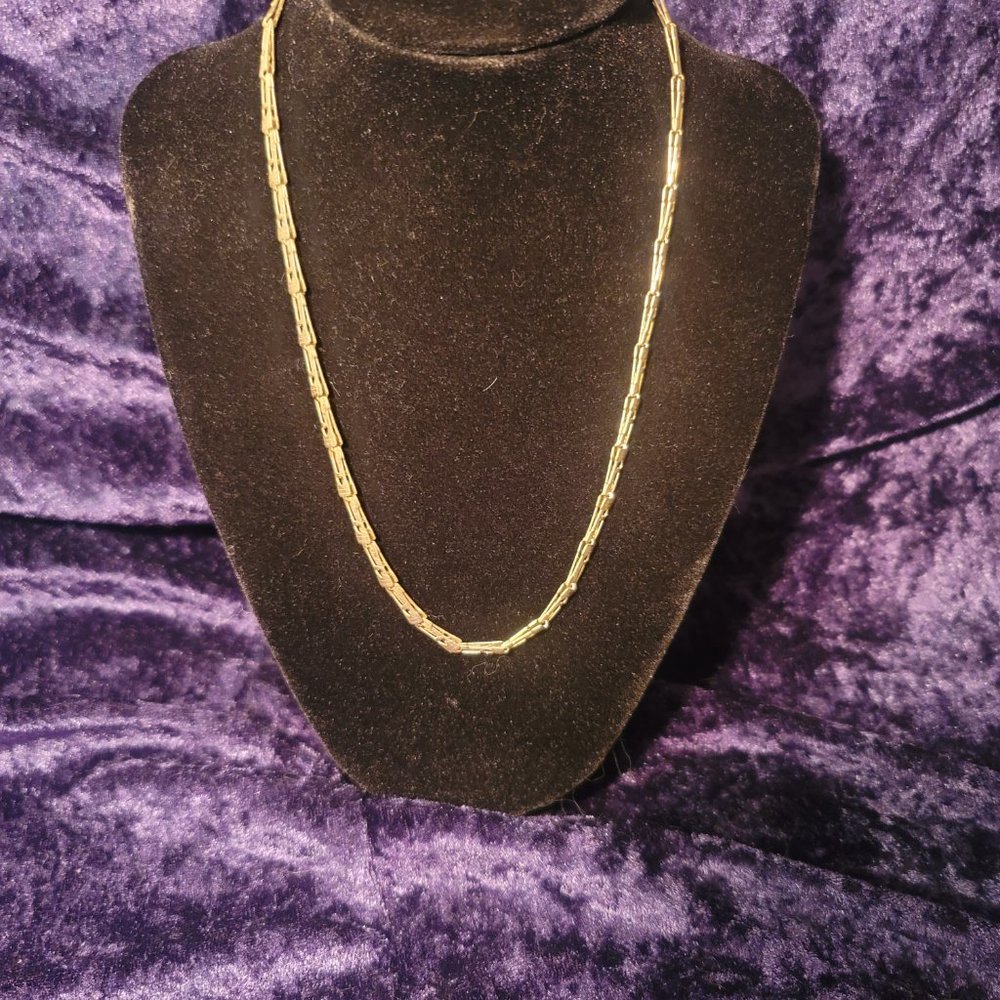 Pretty 17" silver open link necklace